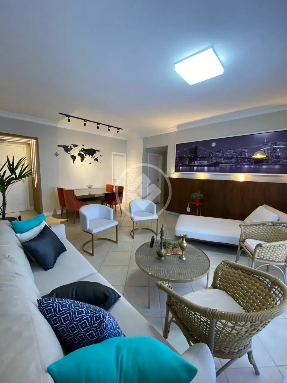 Apartamento 3 quartos, excelente localização , em bairro com pontos comerciais