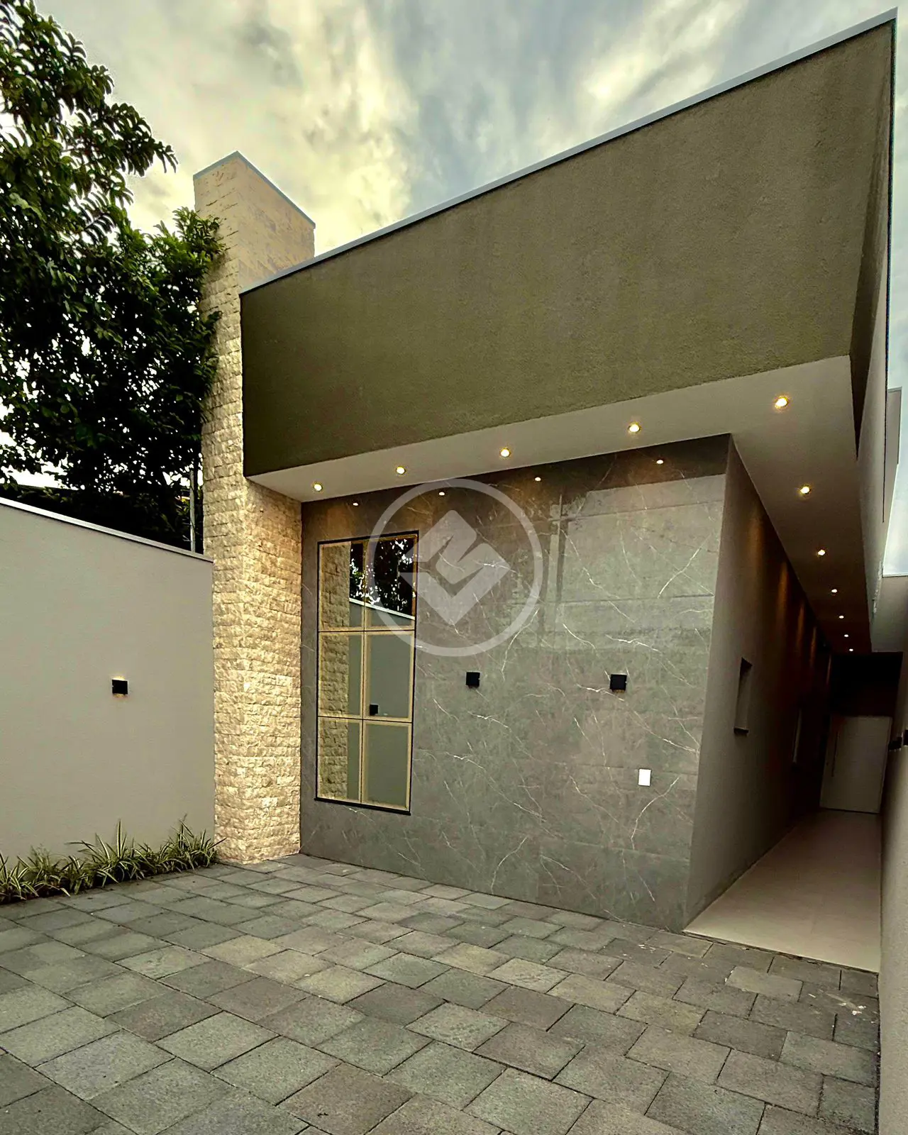 CASA NOVA TÉRRREA 3 QUARTOS SENDO 1 SUÍTE -COM ÓTIMA LOCALIZAÇÃO - SHANGRI-LA - CUIABÁ - MT -  A VENDA R$ 750.000,00
