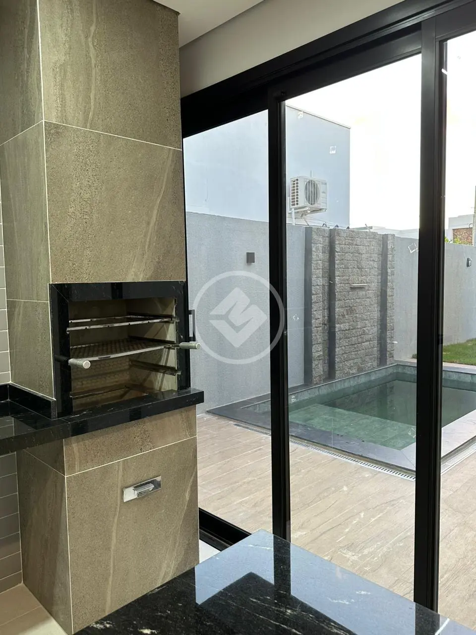 CASA PRIMOR DAS TORRES 3 suítes PRONTA PARA MORAR