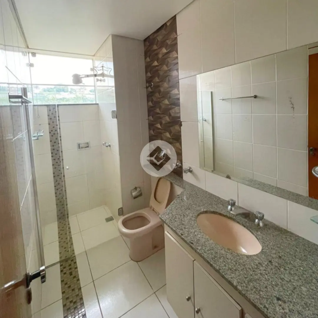 Sobrado 4 quartos no Centro, Araxá — foto 5 de 6