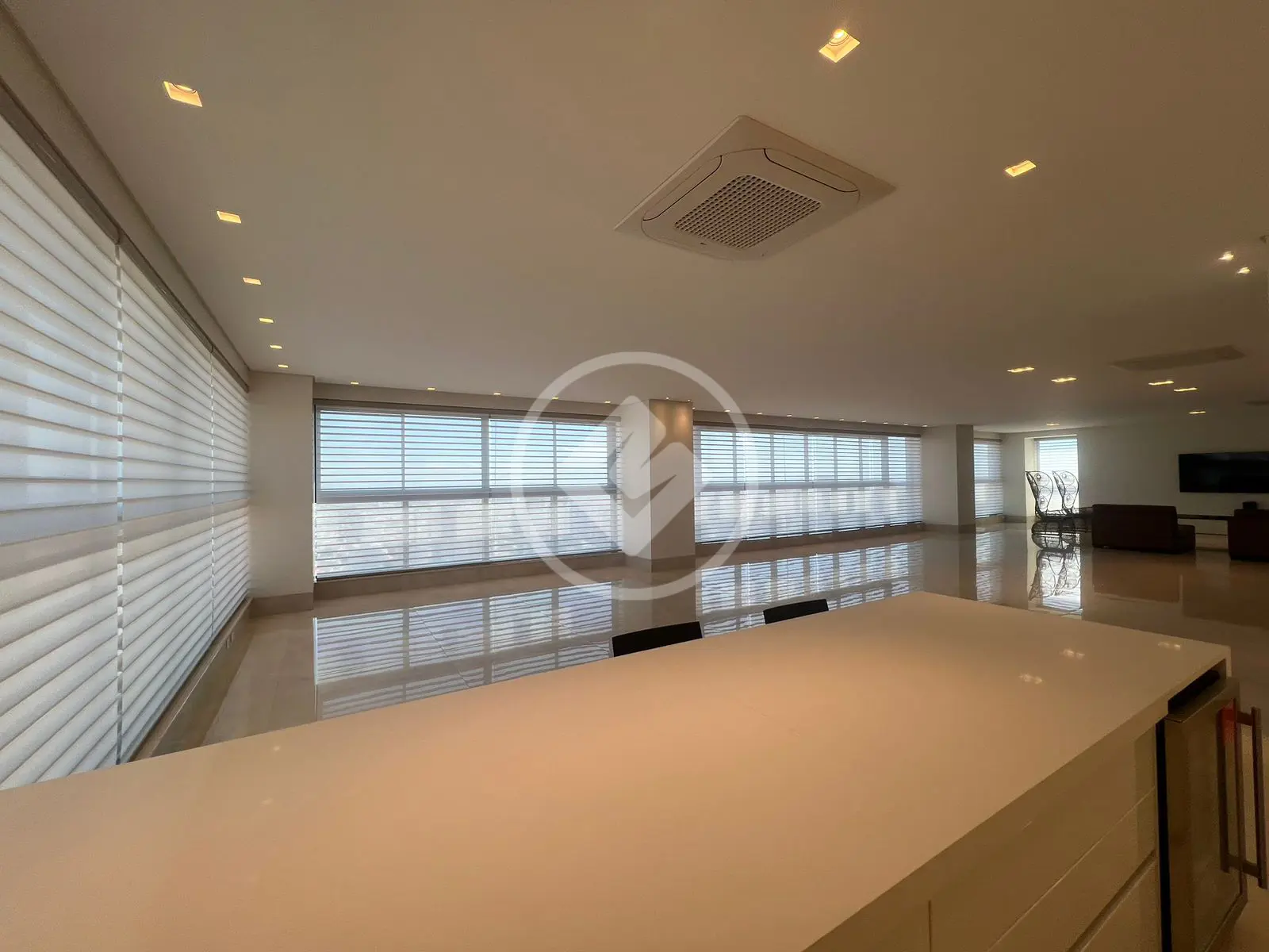 Seu novo lar no Kingdom Park Residence, apartamento exclusivo e privado com 04 suítes