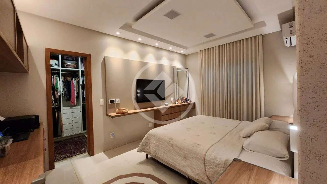 Casa com 3 quartos, sendo um suíte, no Setor Verde Vale.
