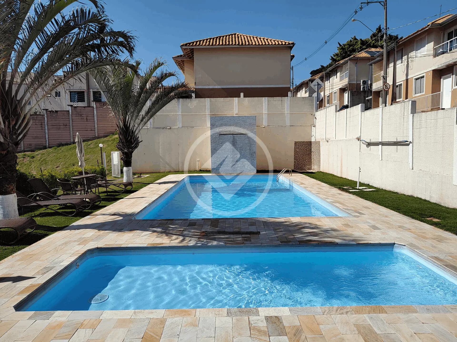 Casa condomínio com lazer completo
