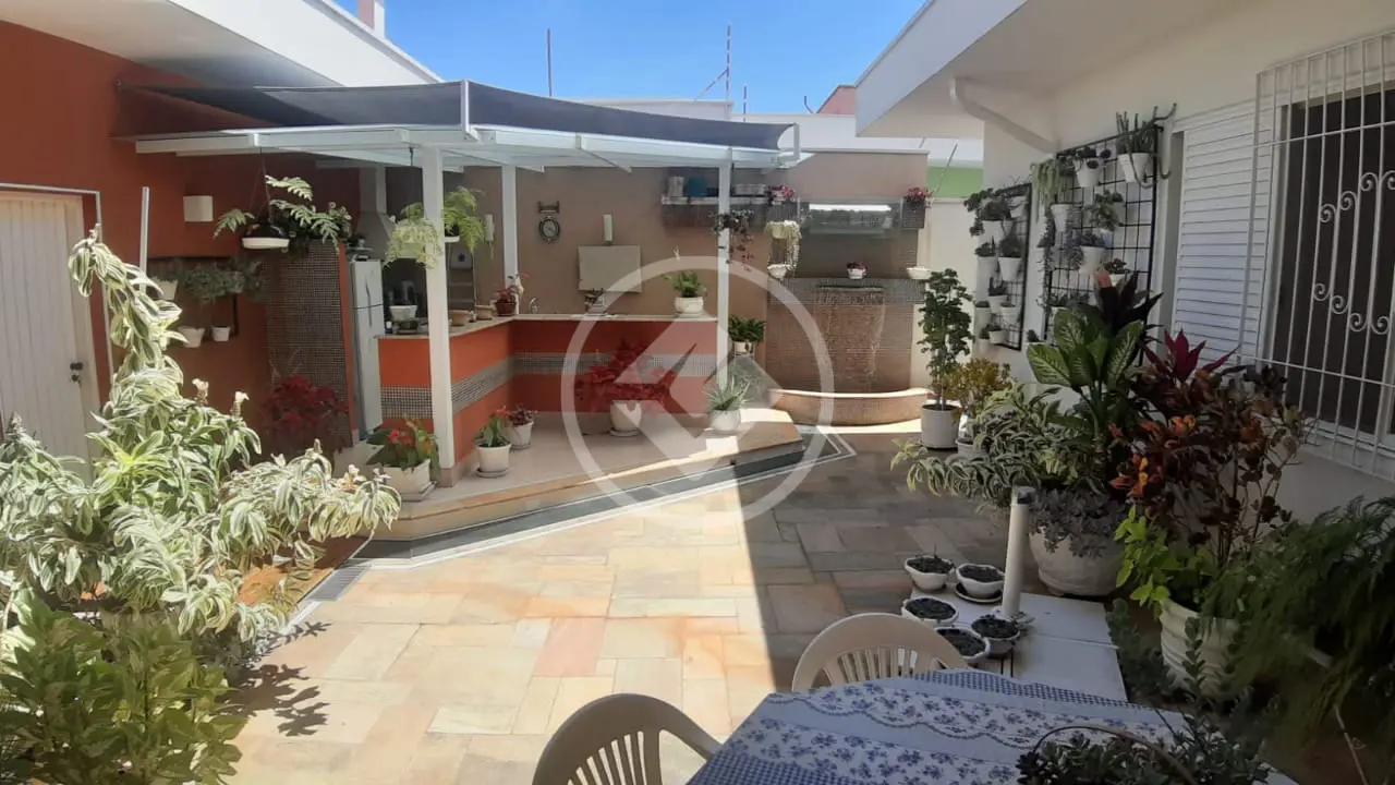 Casa térrea de 373m²
