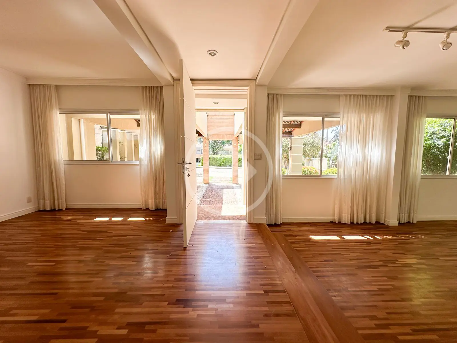 CASA DE 3 ANDARES (380m) EM CONDOMÍNIO FECHADO NO PARQUE TAQUARAL – RESIDÊNCIAS PARQUE PORTUGAL