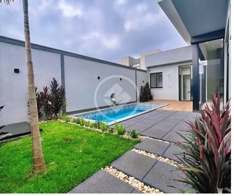 casa com piscina , três suítes Bairro Tropical 3 – Cascavel/PR