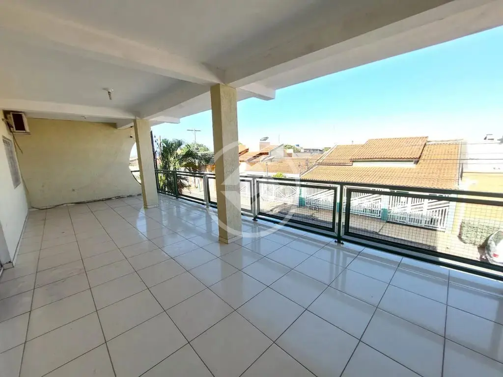 Espaçoso Sobrado à Venda: 4 Quartos, 3 Suítes, 3 Vagas - Próximo à Avenida Tuiuiú e ao Banco Sicredi Cuiabá MT R$ 585.000,00