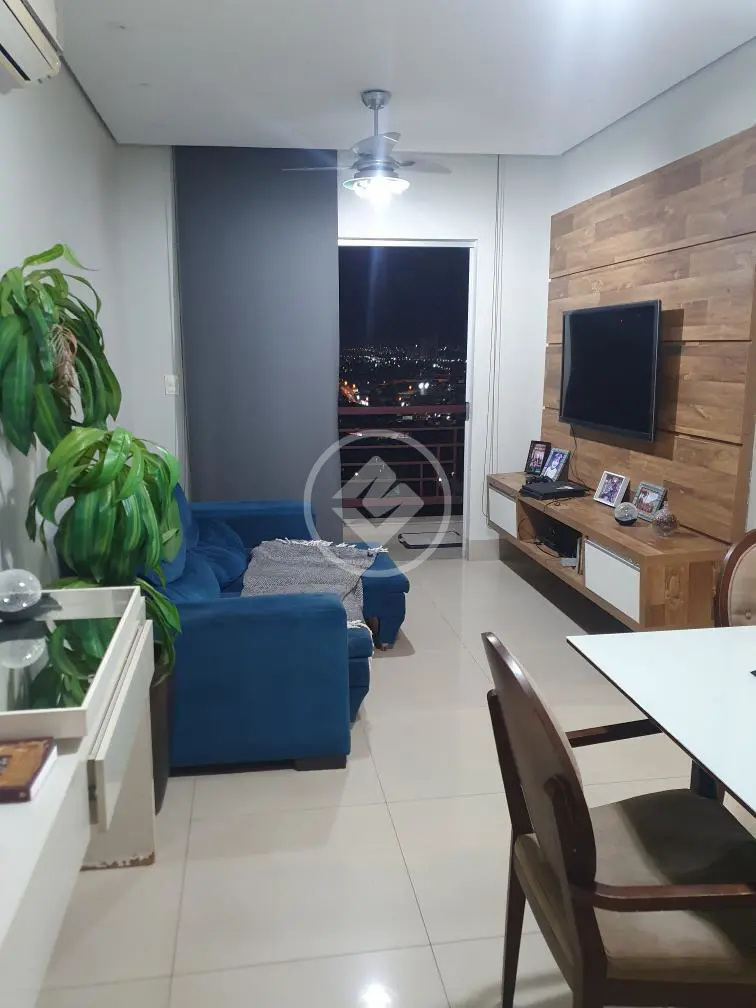 Vende-se apartamento com 03 quartos sendo 01 suíte com móveis planejados