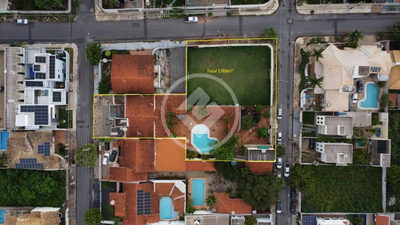 CASA AMPLA COM ÓTIMA LOCALIZAÇÃO - SANTA ROSA - R$ 3.000.000,00