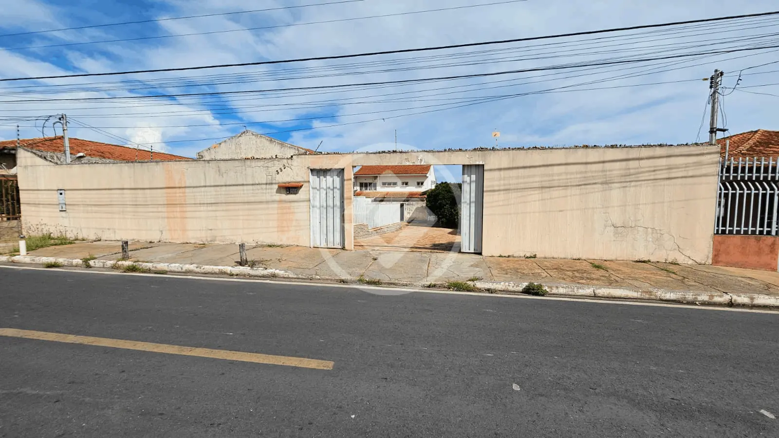 SOBRADO CENTRO NORTE DE VARZEA GRANDE, 3 QUARTOS, 1 SUITE, 660 M2, PISCINA, CHURRASQUEIRA