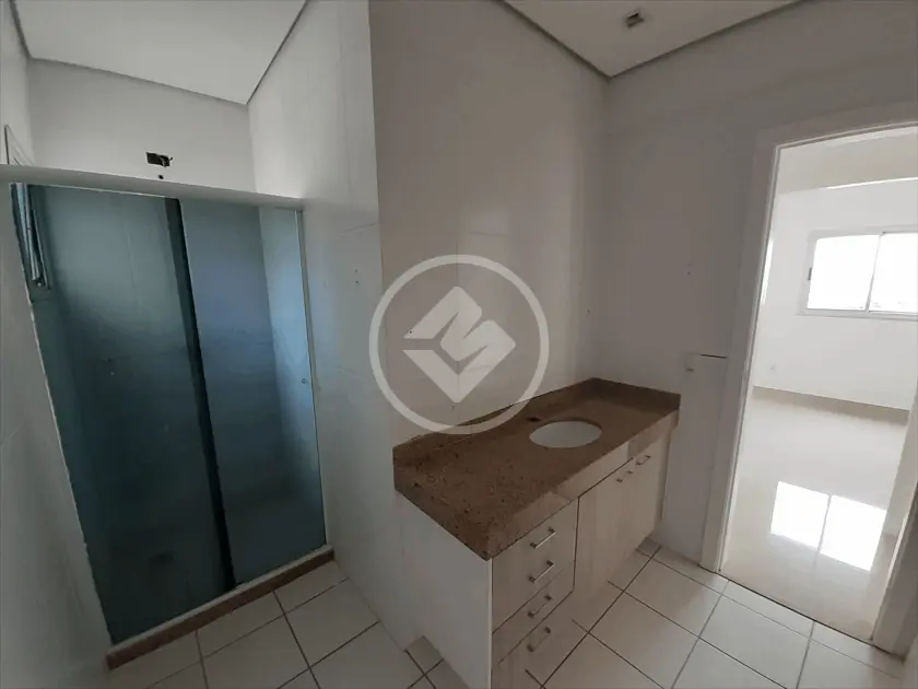 Apartamento cobertura com três quartos (1 suíte) com piscina e terraço no Bairro Santa Helena MT R$ 1.100.000,00