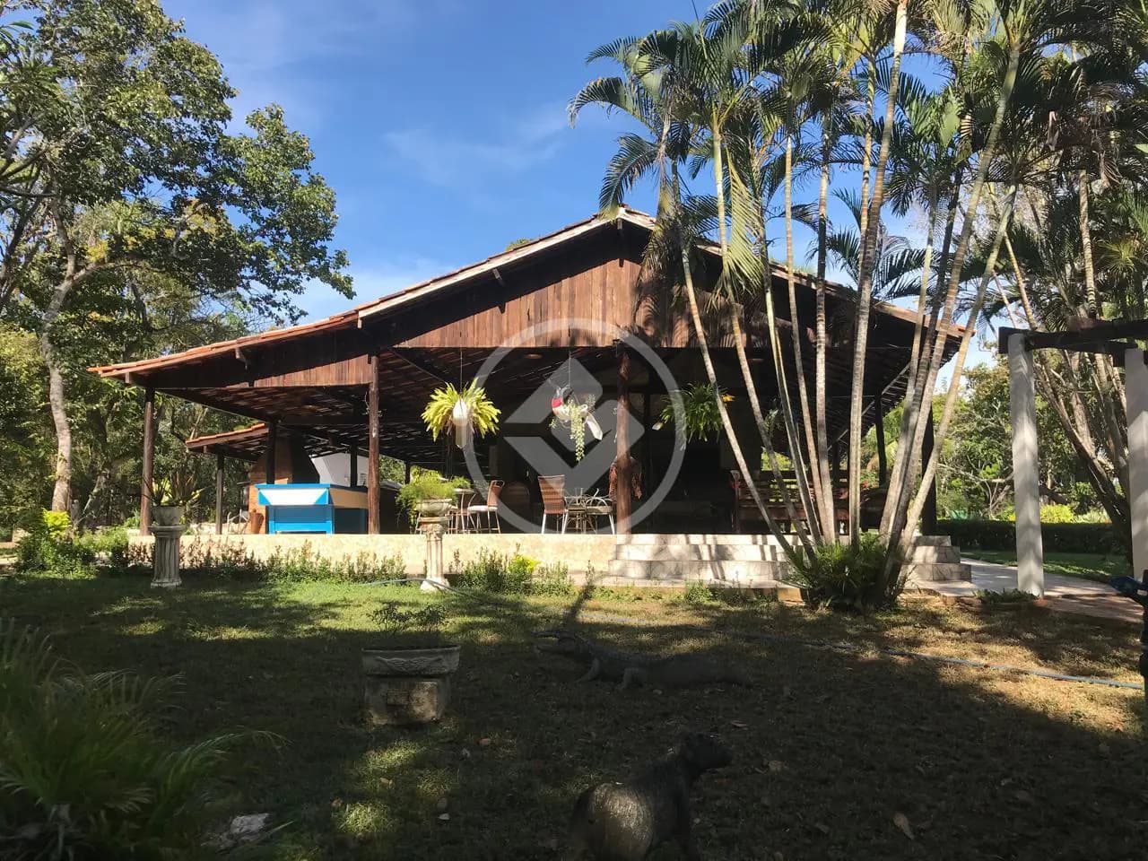 Chacara Rios dos Peixes á 23km de Cuiabá com piscina e casa sede em área verde
