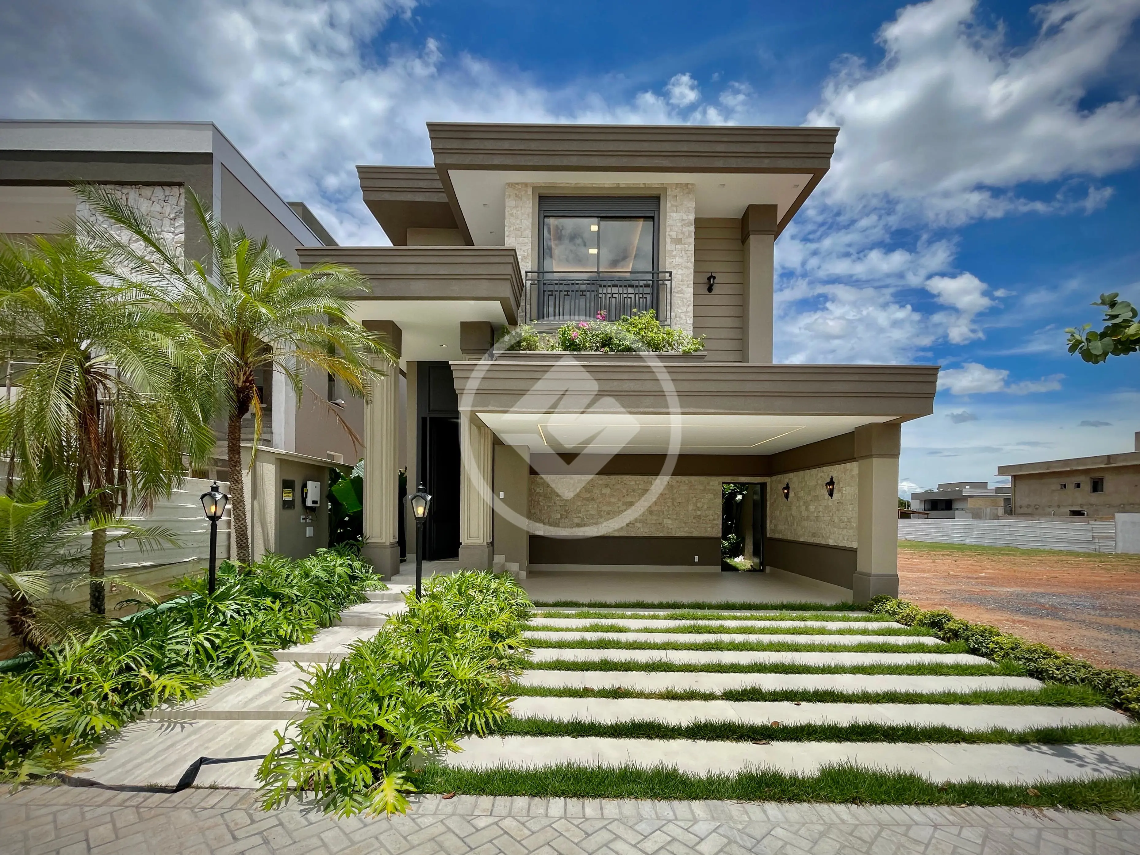 Casa sobrado 4 suítes no condomínio Florais do Parque, bairro Jardim Itália, Cuiabá-MT