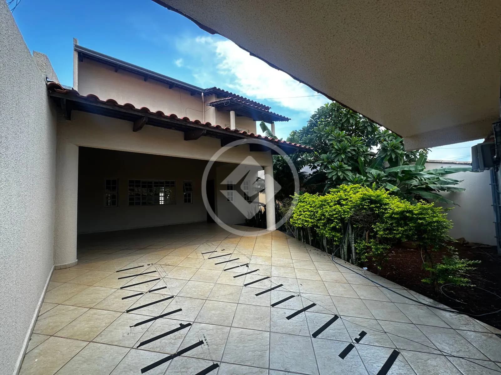 SOBRADO 3 QUARTOS 1 SUITE - GARAVELO