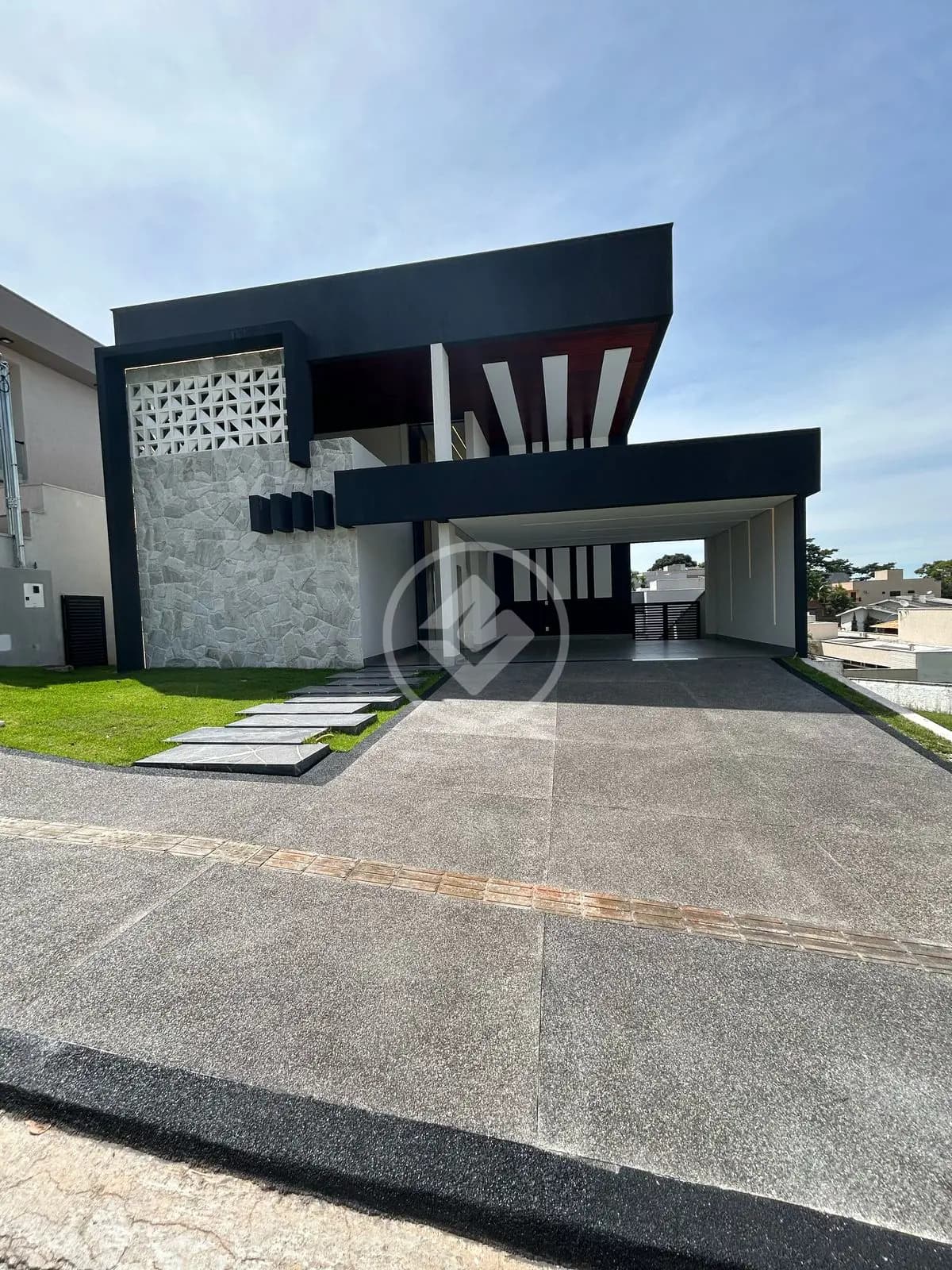 CASA 4 SUÍTES CONDOMINIO DO LAGO - GOIÂNIA