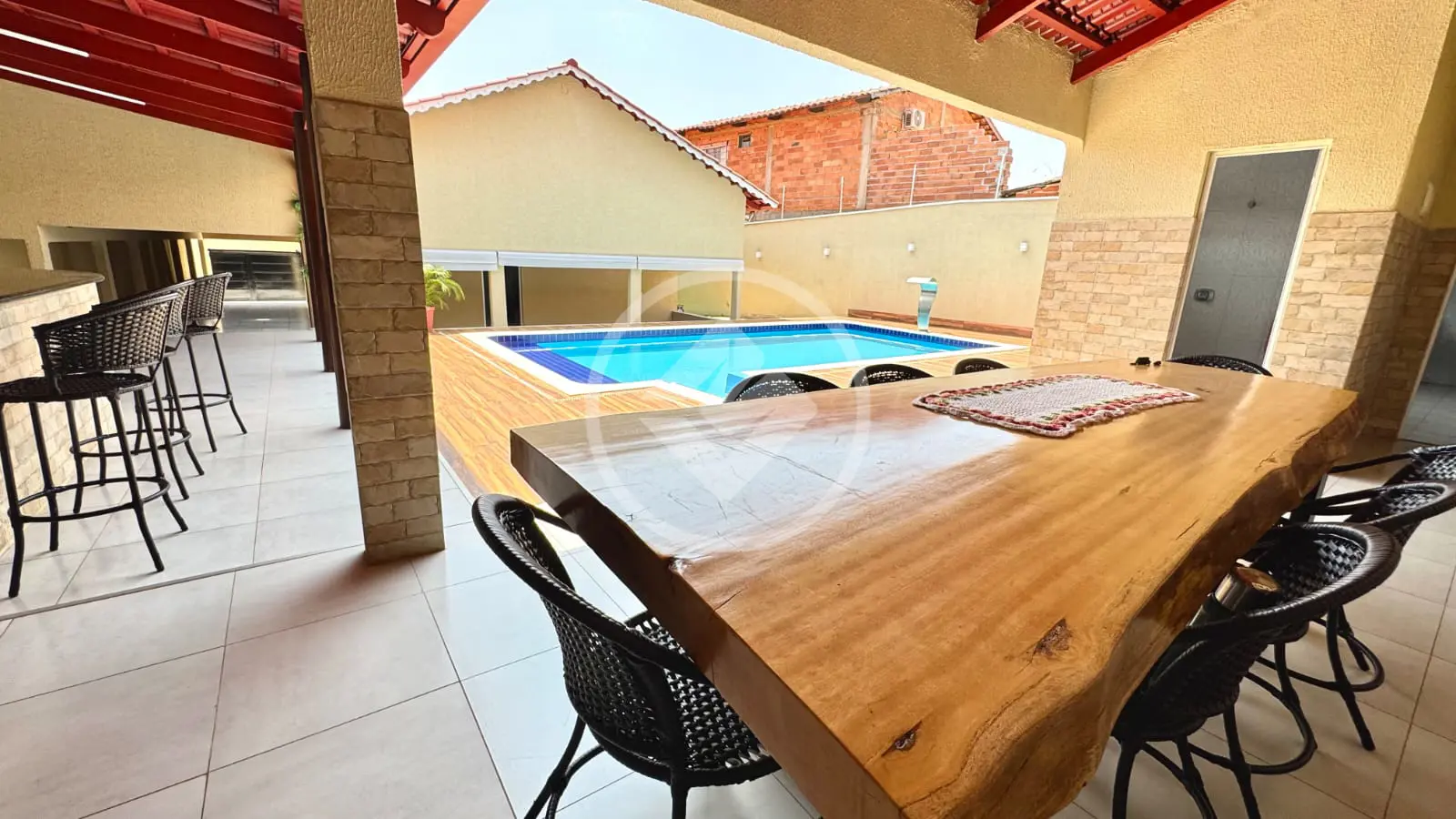 Casa em lote inteiro