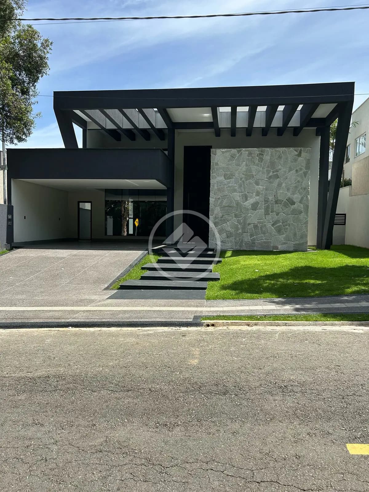 CASA 4 SUÍTES CONDOMINIO DO LAGO - GOIÂNIA
