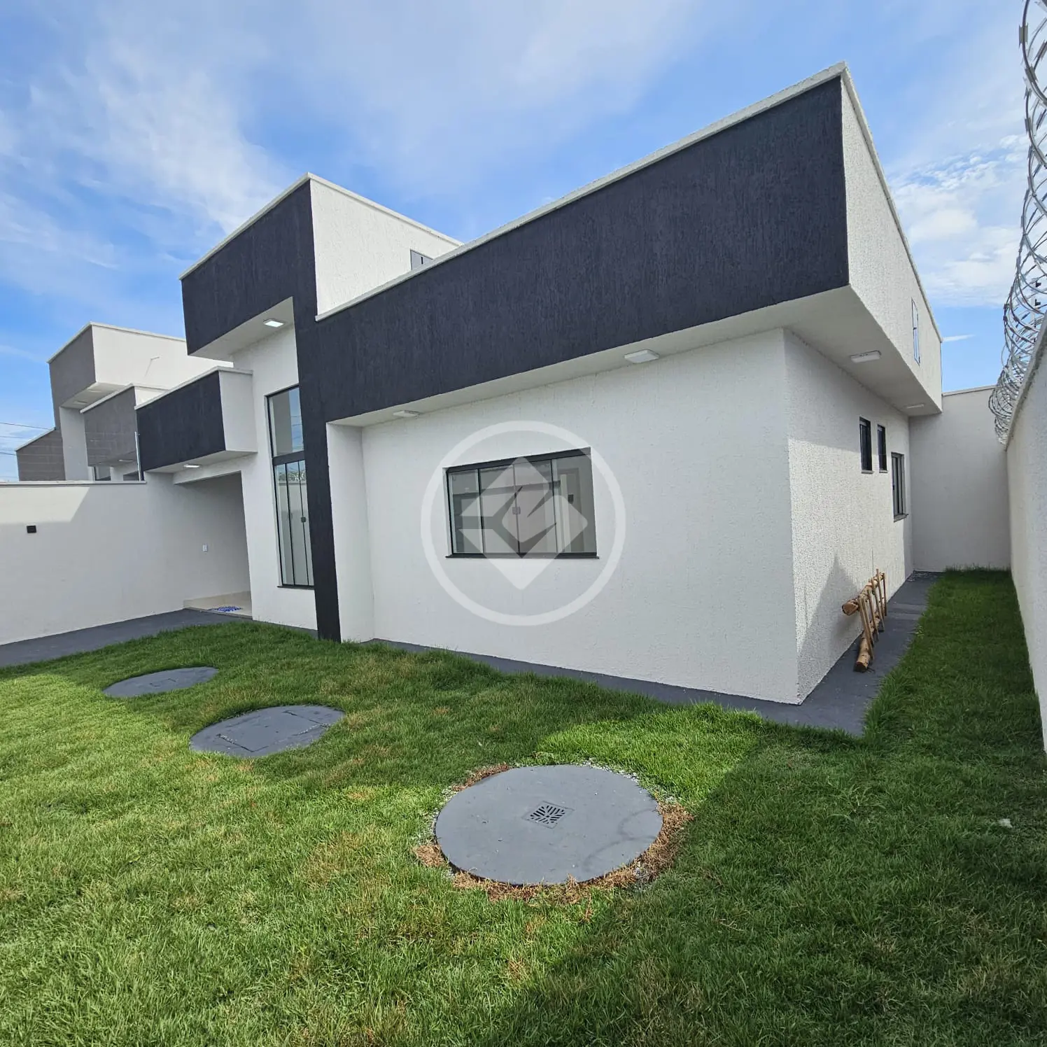 Casa Jardim Himalaia, Aparecida de Goiânia - GO — foto 1