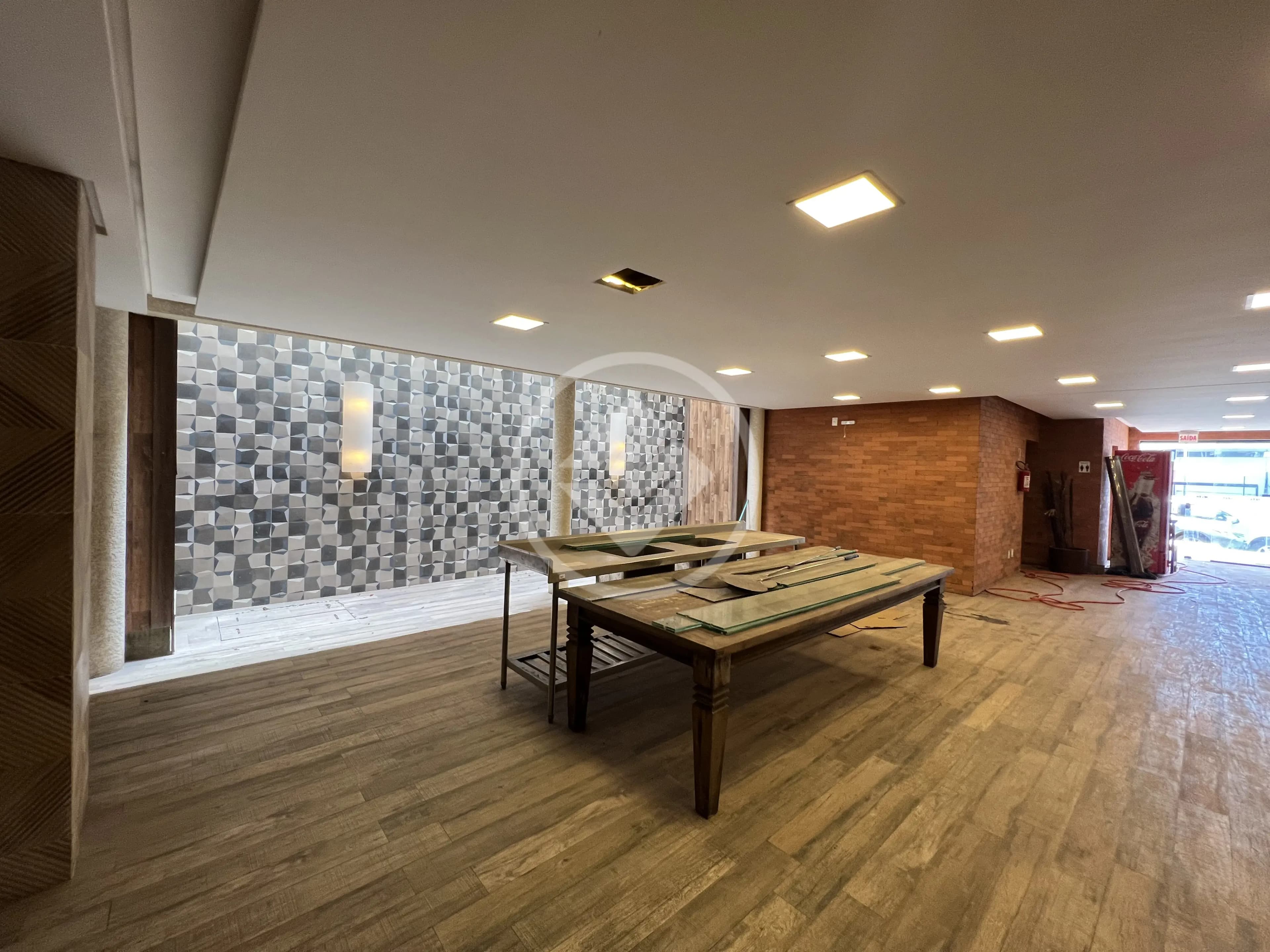 Casa comercial com 2 pavimentos à venda no bairro Agronômica, Florianópolis.