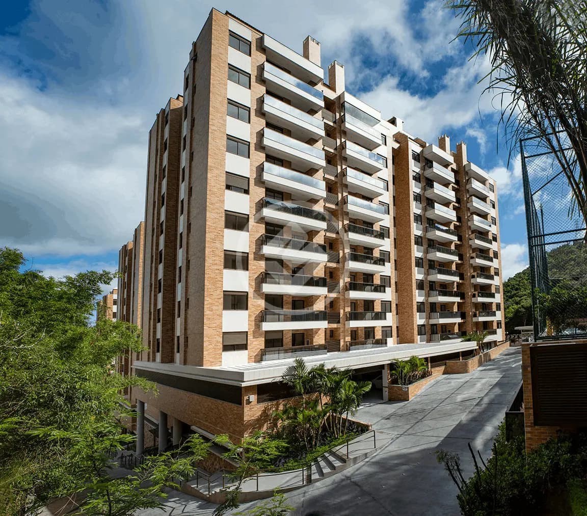 Apartamento Localizado no meio de uma exuberante área verde