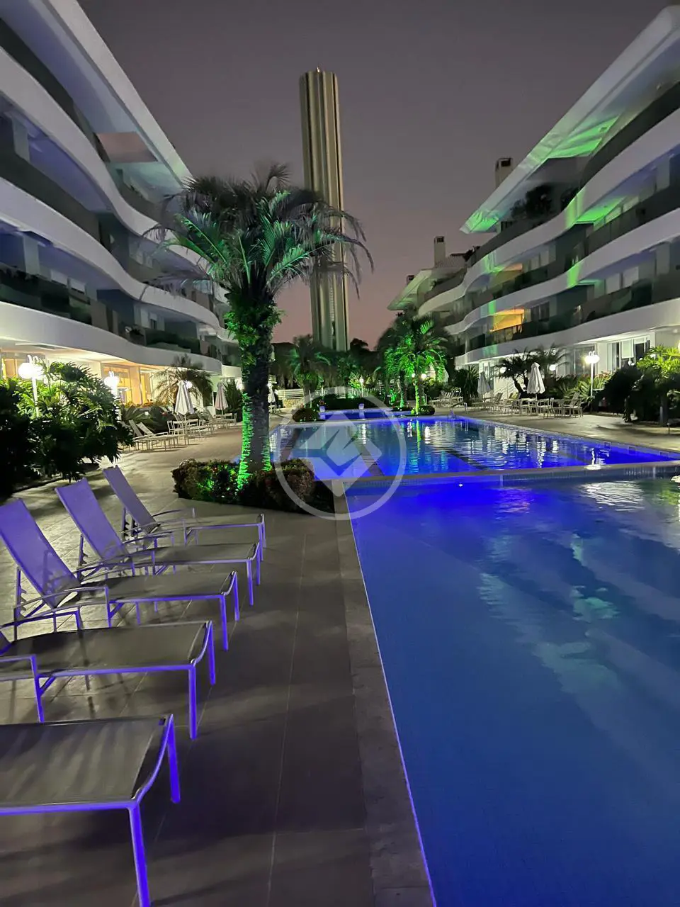 OPORTUNIDADE, APARTAMENTO EM CANASVIEIRAS 5 MIN DA PRAIA