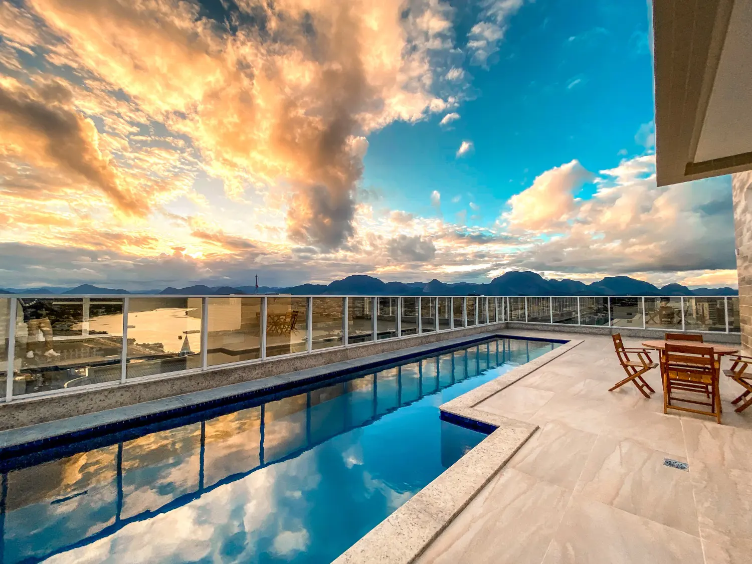 Apartamento com 2 Quartos à Venda no Centro - Guarapari/ES