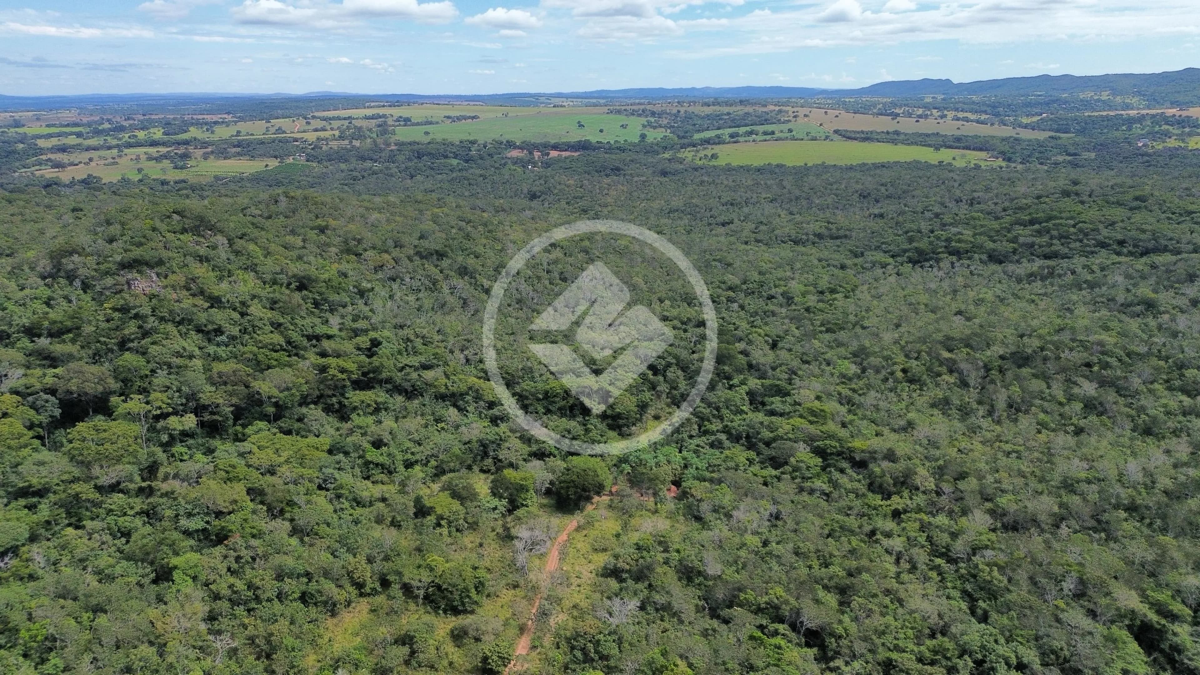 Fazenda Zona Rural Hidrolandia, Hidrolândia - GO — foto 1