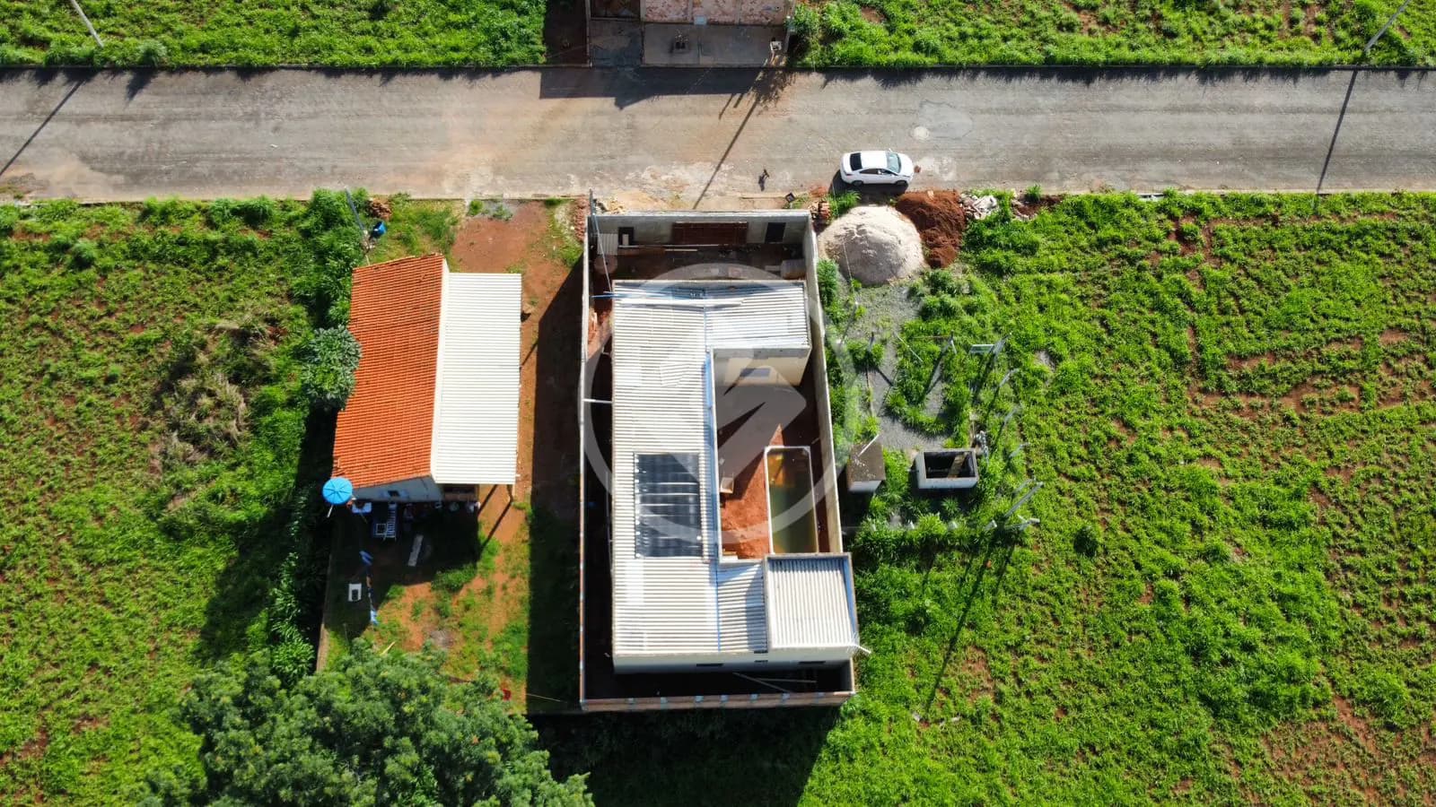 Hidrolândia - Casa 4 Quartos 4 Suítes no Setor Portal das Aguas