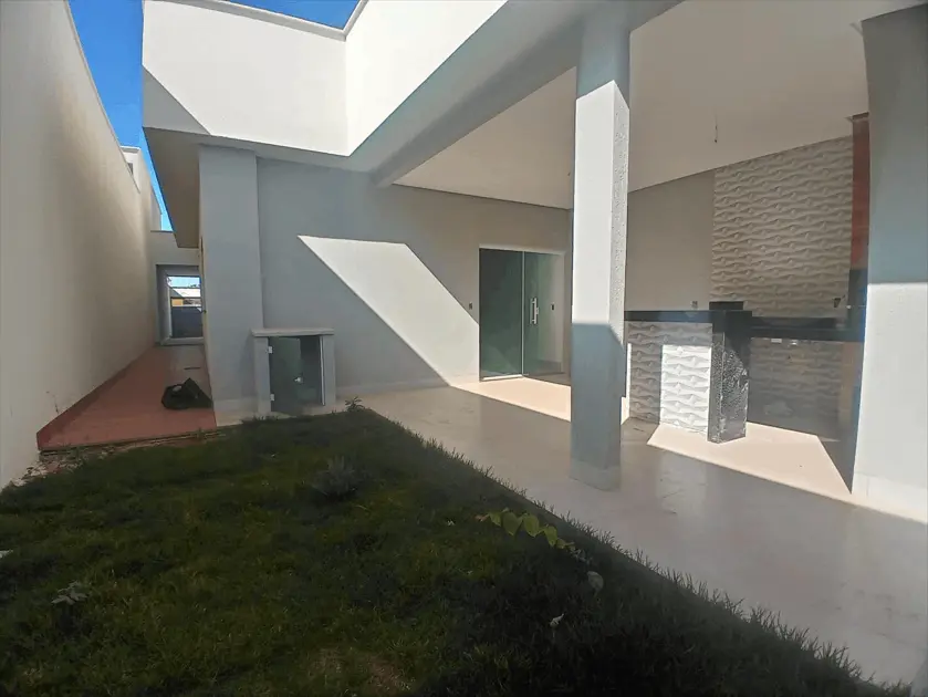 Casa 03 quartos no Jardim Luz em Aparecida de Goiânia