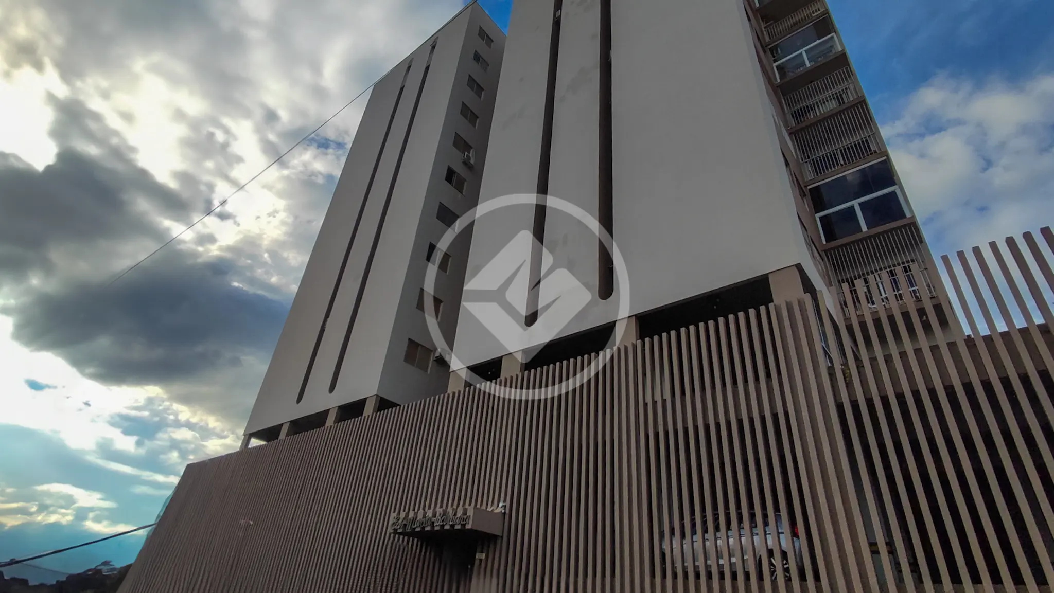 🏢 Apartamento para locação no Edifício Maria Bárbara – Centro de Jataí!