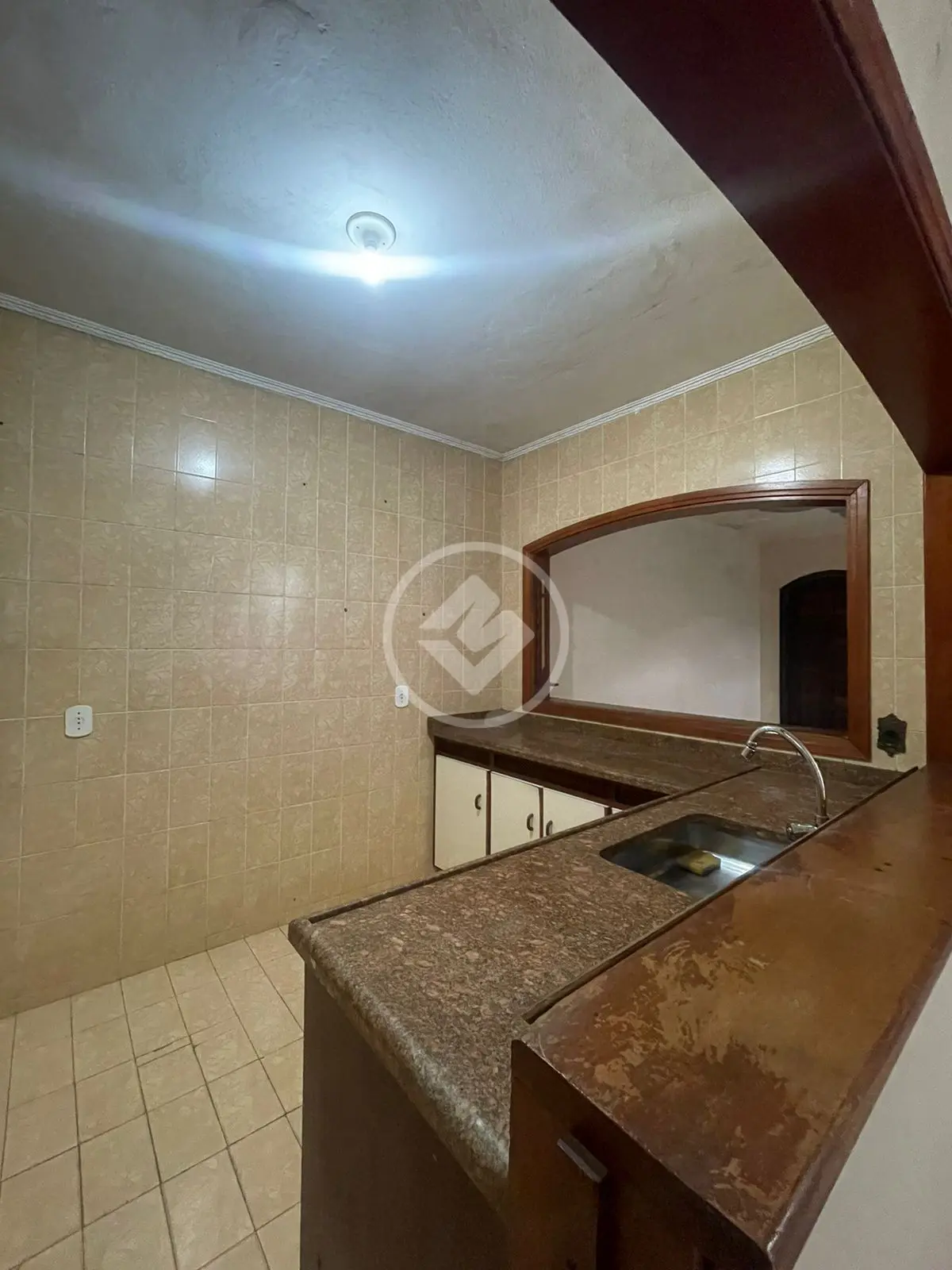 Casa excelente para investimento!!