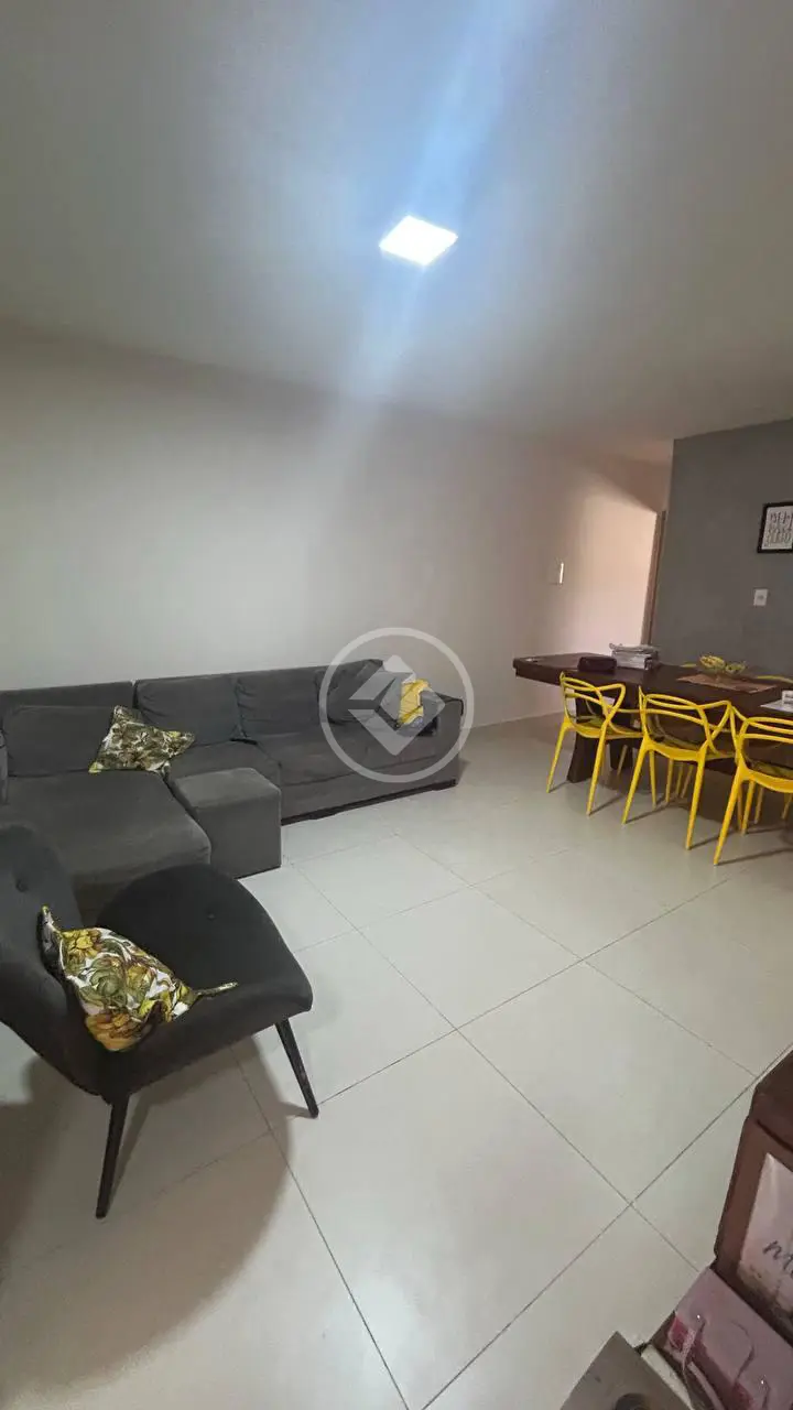 REF: OFFICE 2983 Casa com 2 quartos sendo 1 suíte no Parque Santa Rita.