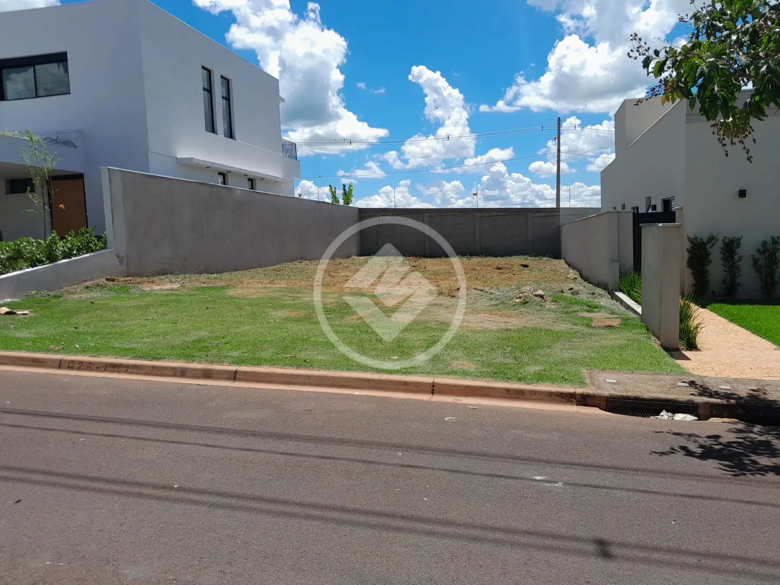 TERRENO EM CONDOMÍNIO-QUINTA DOS VENTOS