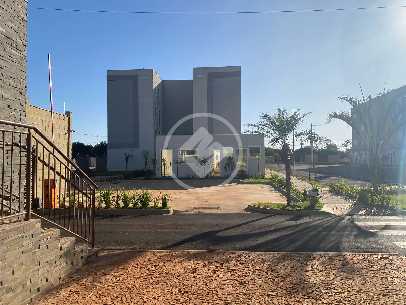 VENDE-SE APARTAMENTO NO PALACIO DE VERSALHES - RESERVA REAL