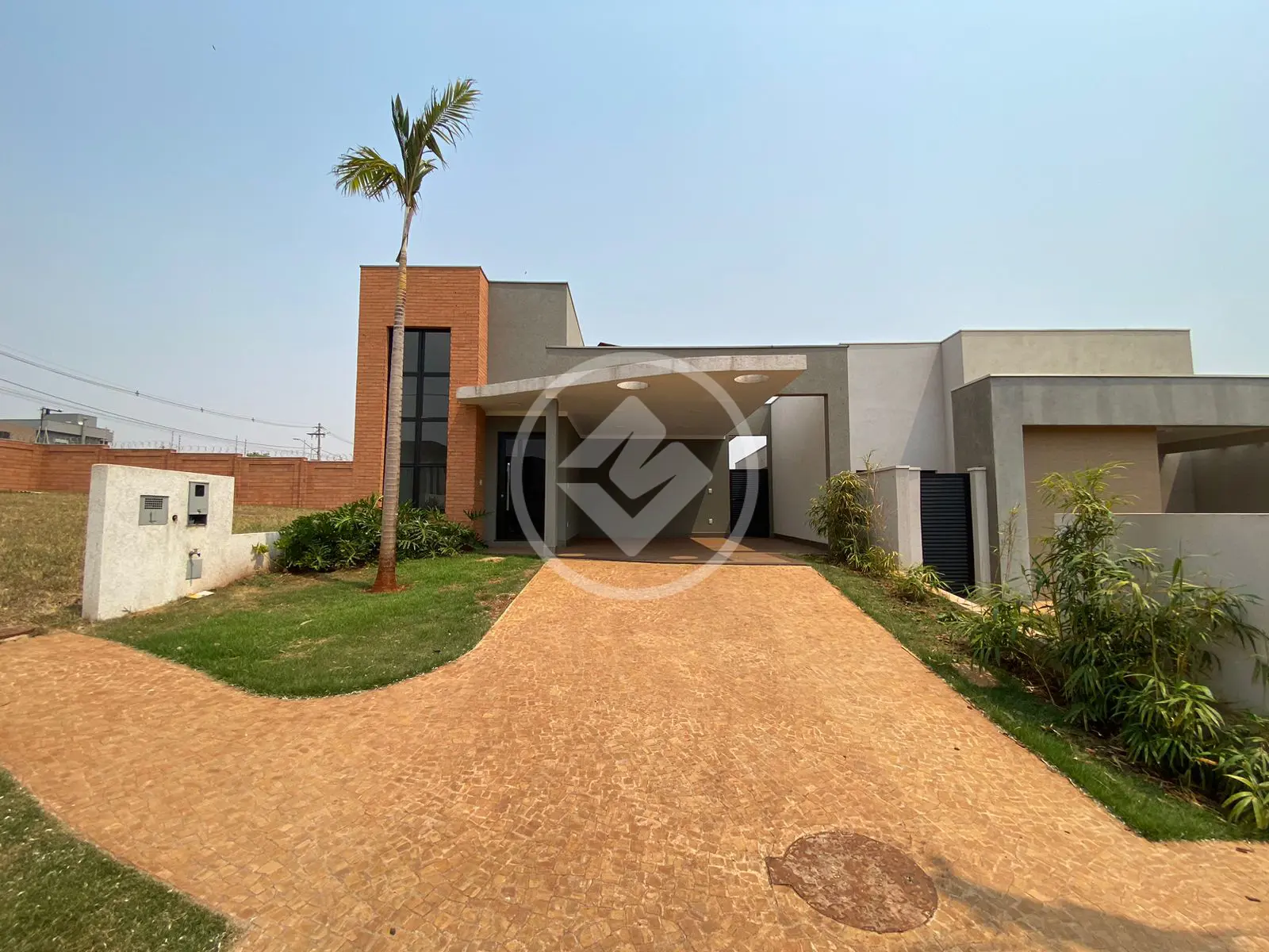 CASA TÉRREA COM ARMÁRIOS E FOTOVOLTÁICA NO CONDOMÍNIO VALÊNCIA NA ZONA SUL DE RIBEIRÃO