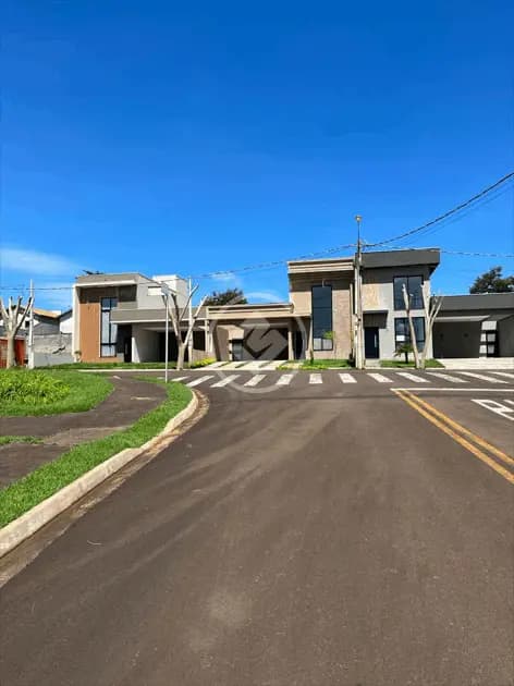 Terreno em Condomínio -Praça das Rosas