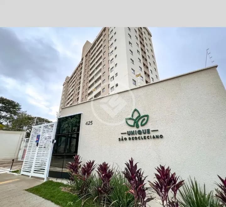 Apartamento em condomínio fechado com portaria 24 Hrs, com excelente área de lazer, com sauna, piscina, espaço pet e espaço gourmet.