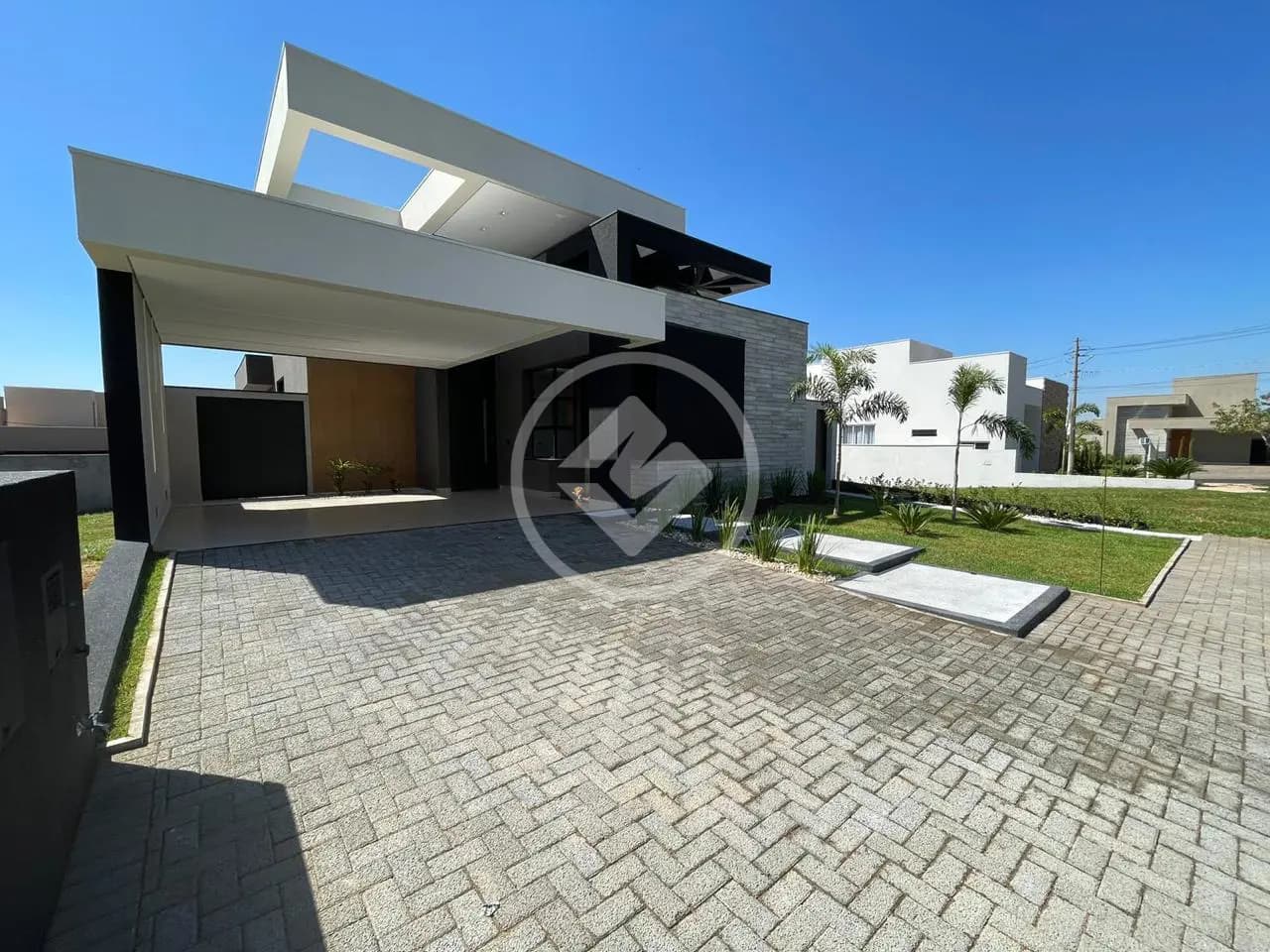 Fantástica casa no Condomínio Residencial Buona Vita - 3 suítes, sendo 1 master, automatizada