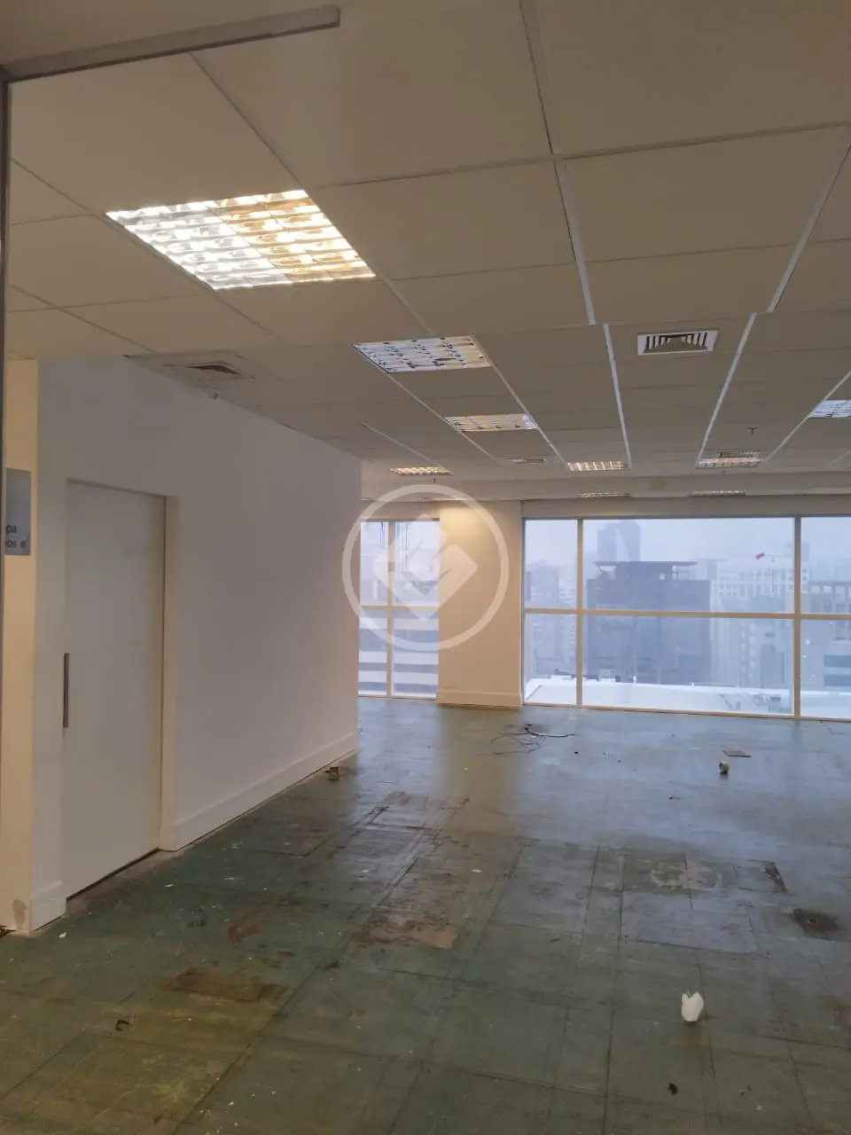aluga-se linda sala comercial