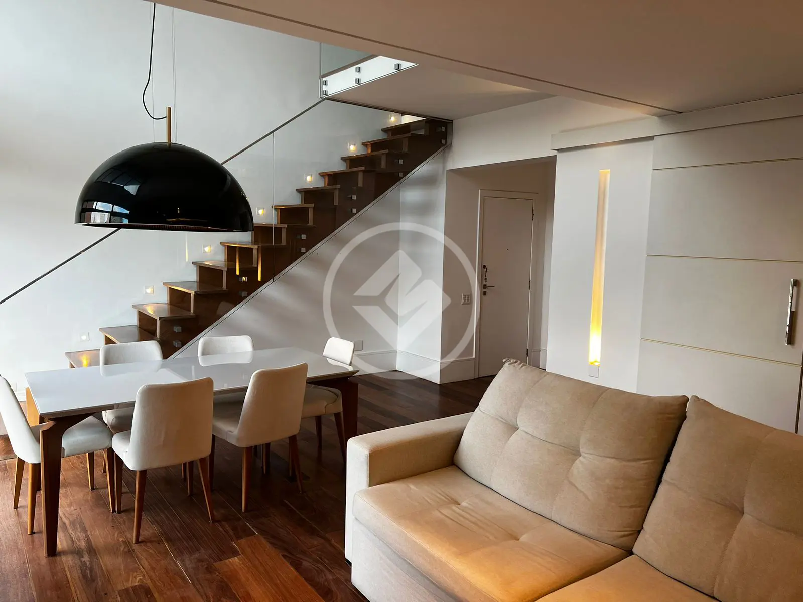 Apartamento a Venda e Locação em Pinheiros - 2 suítes - 2 vagas - 140m²