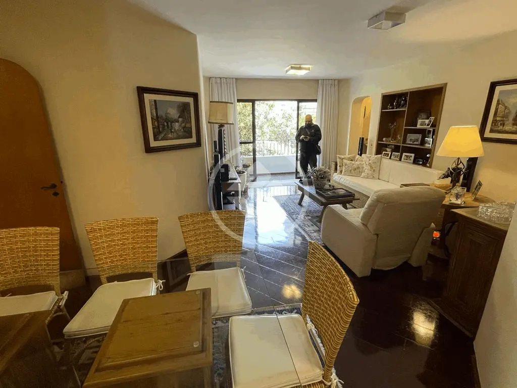 Apartamento em Indianópolis com 118m²