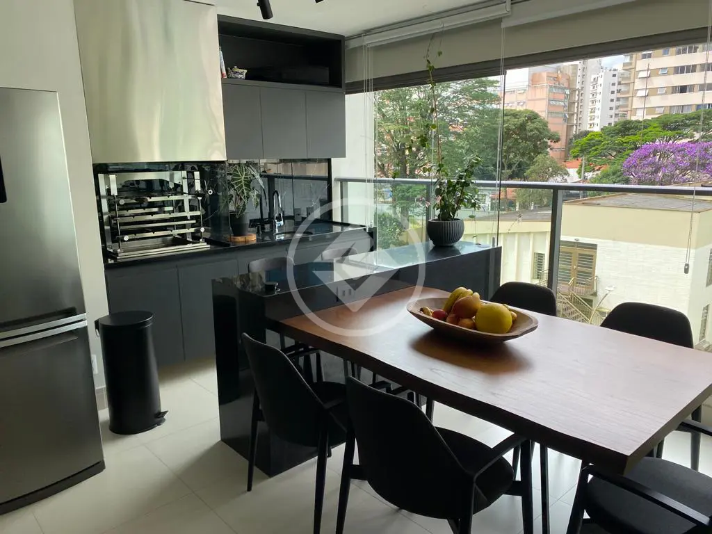 Vendo Belíssimo apartamento 3 Quartos e suíte  em Moema
