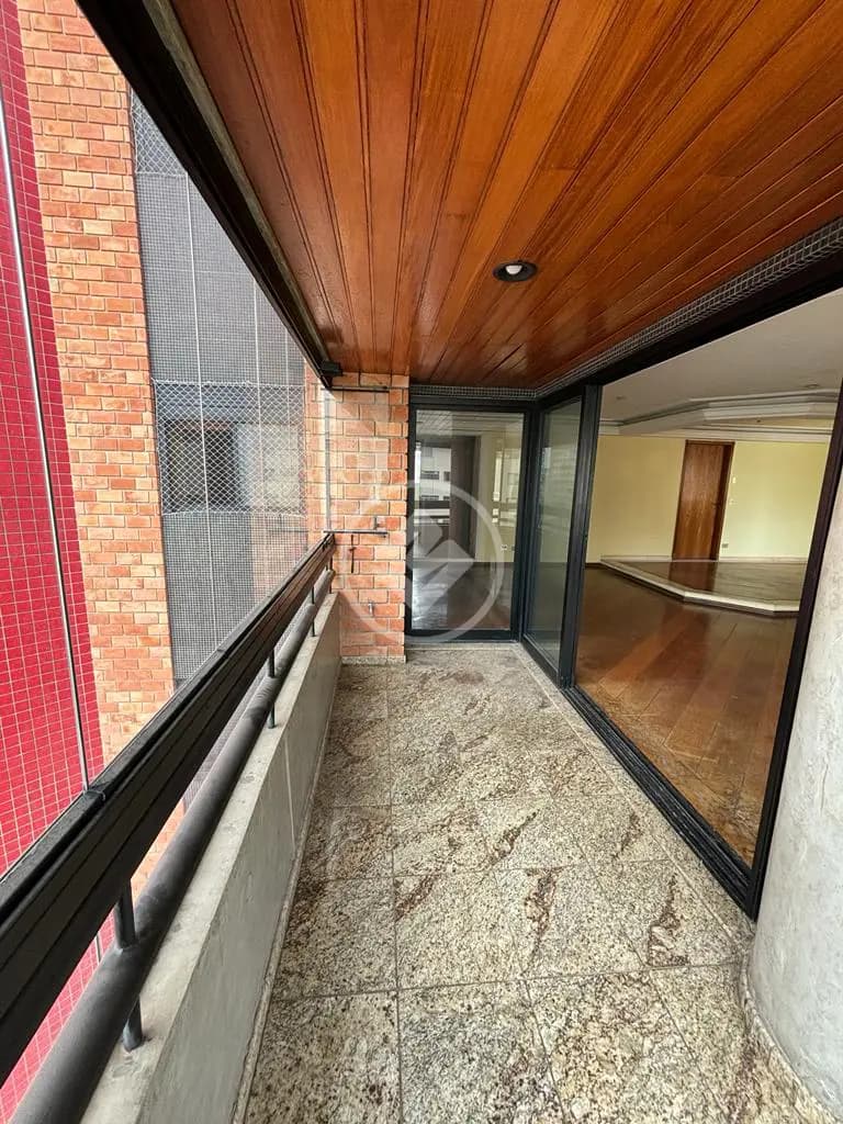 Apartamento em Moema com 4 dormitórios 2 suítes e 4 vagas