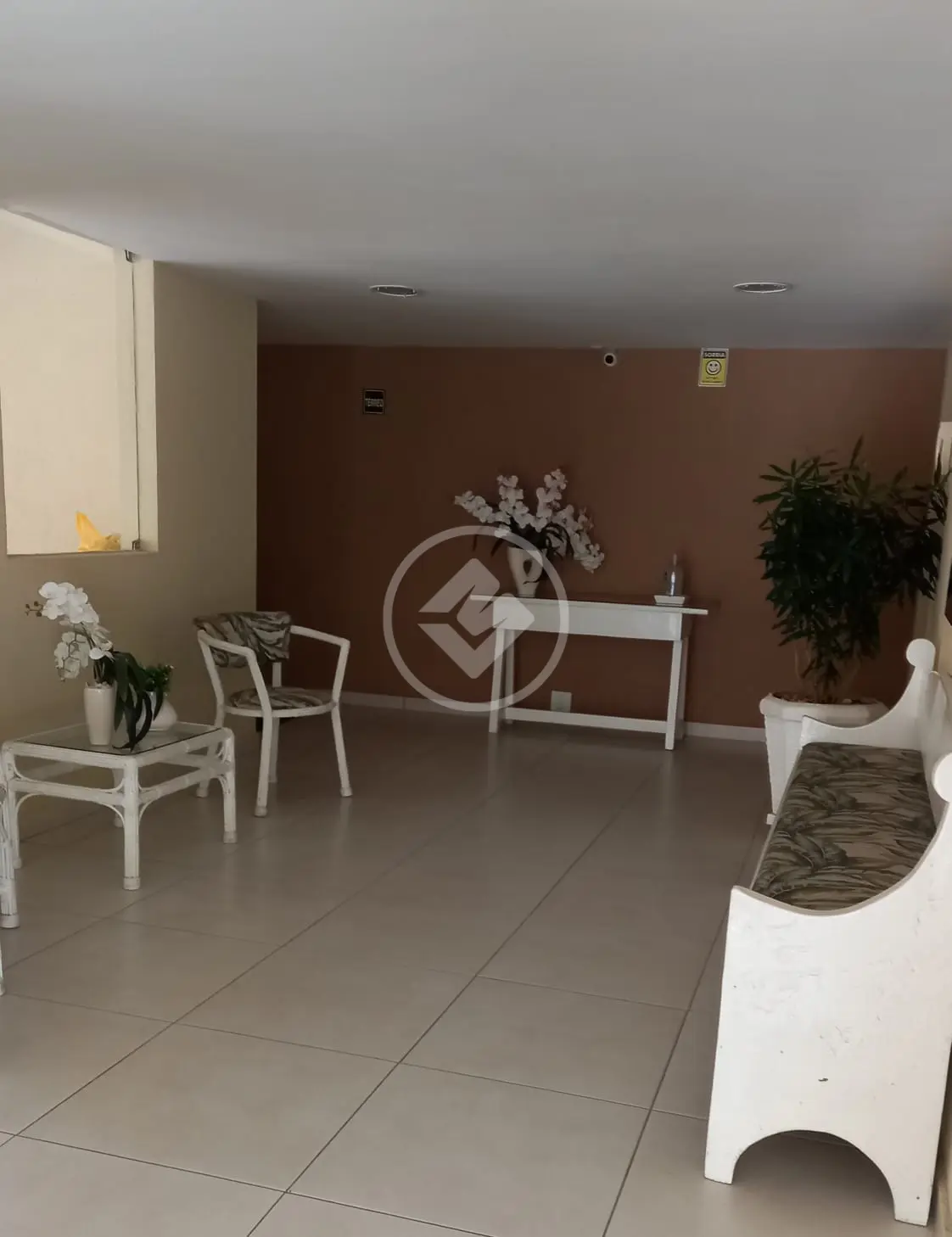 Vendo apartamento MOBILIADO com 3 dormitórios e 1 Vaga na praia da Enseada - Guarujá