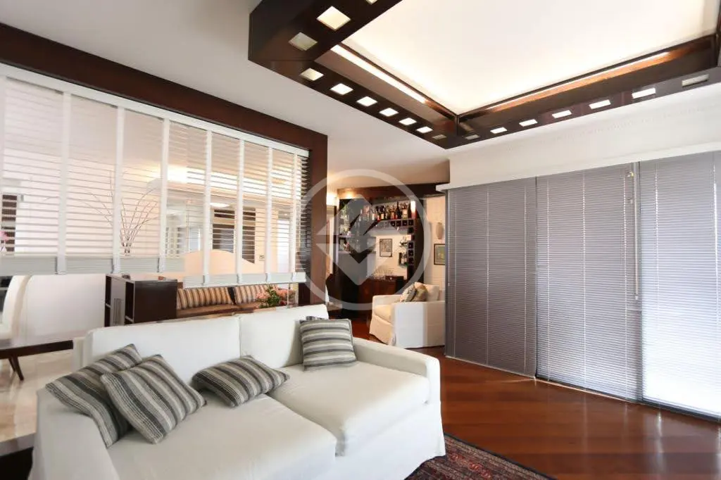 Apartamento em Moema com 4 dormitórios 2 suítes e 4 vagas