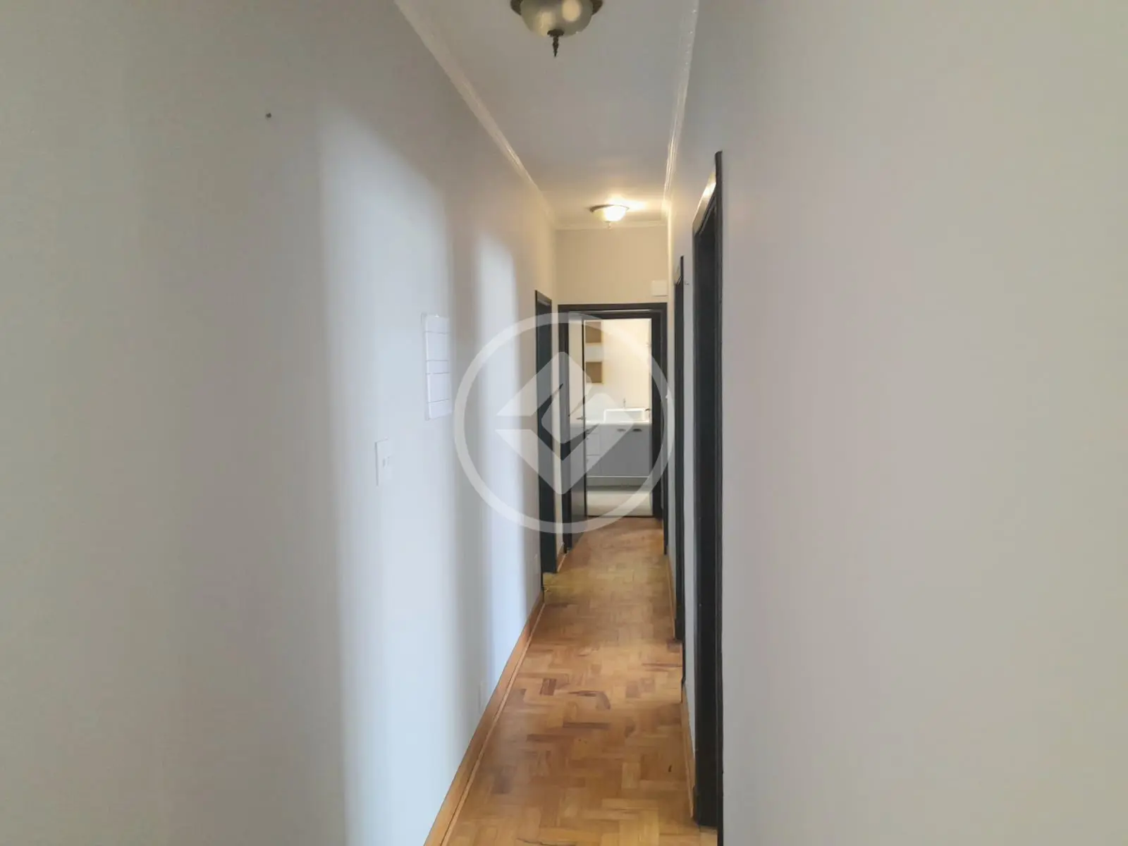 VENDO APARTAMENTO REFORMADO