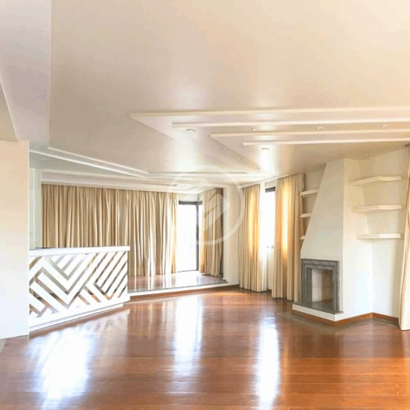 Apartamento em Moema 250m² com 4 Suítes, Sacada, Lareira, 4 Vagas + Depósito