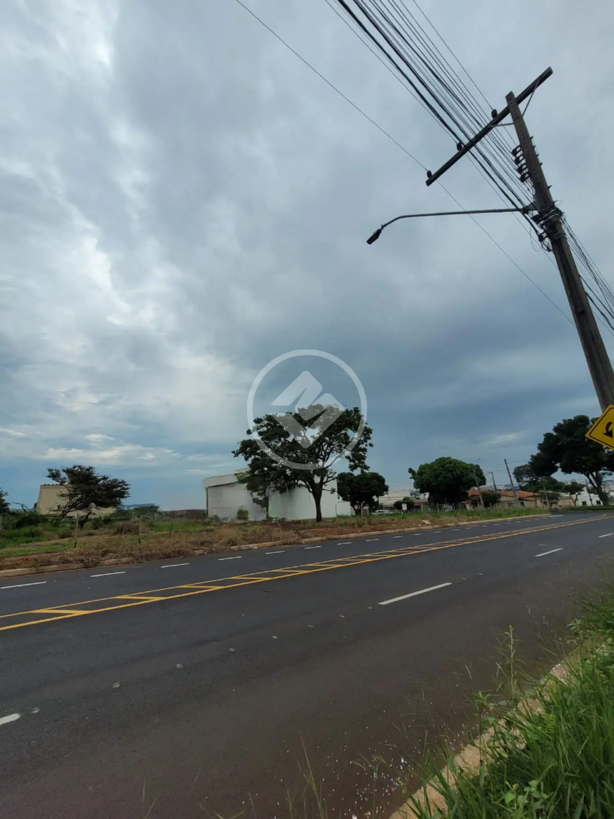 Terreno à Venda - 2819 m² - Chácaras Tubalina - Uberlândia - MG.