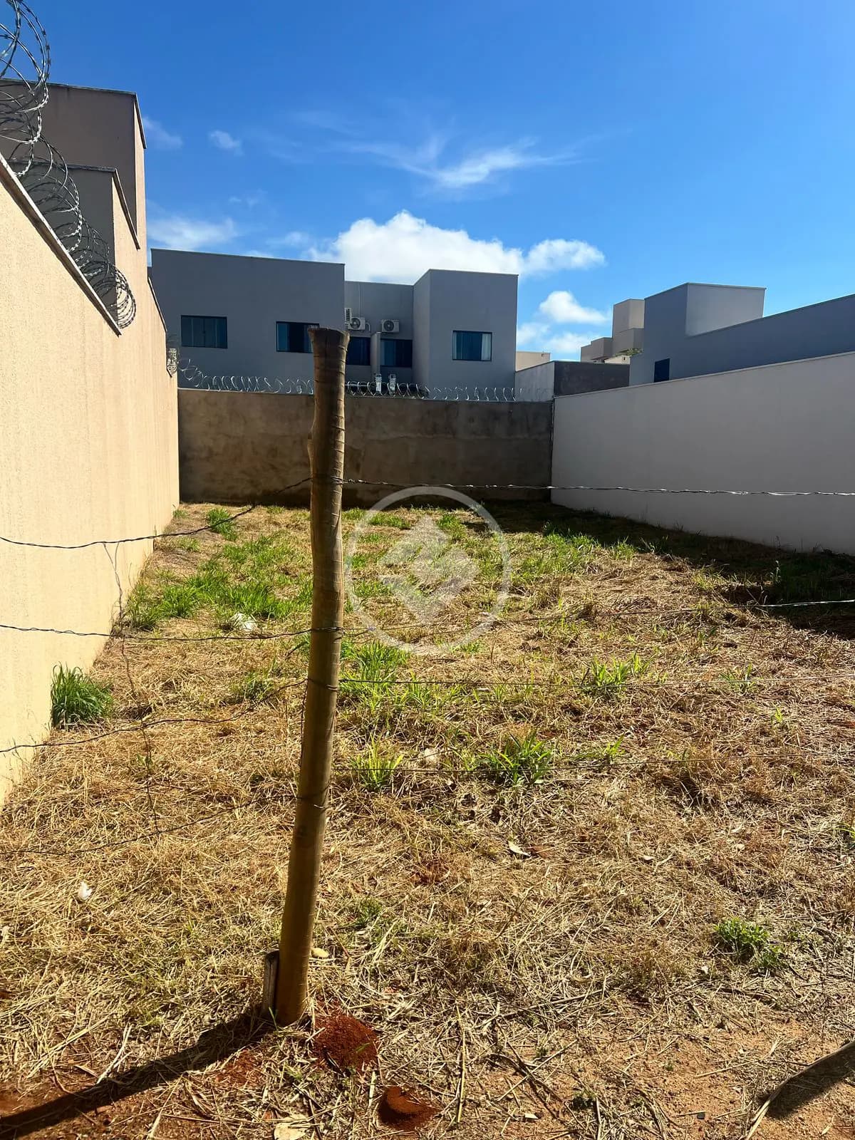 Terreno à Venda - 300m² - Novo Mundo - Uberlândia/MG