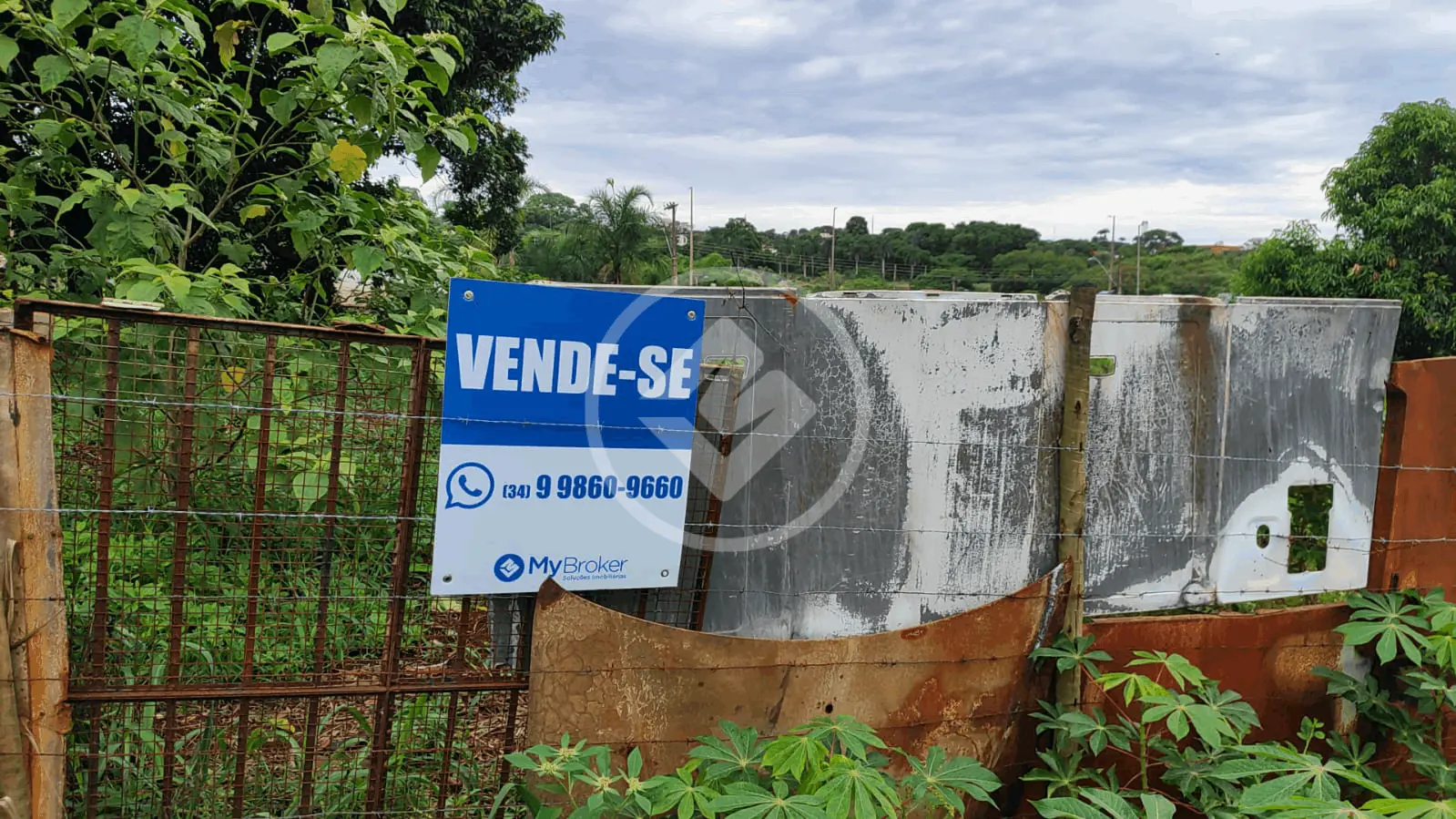 Terreno à venda – 360 m²  - Dona Zulmira - Uberlândia / MG